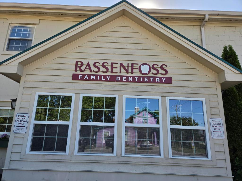 Rassenfoss Family Dentistry exterior